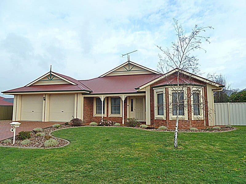 11 Oakridge Crescent, MOUNT GAMBIER SA 5290, Mount Gambier - Image 1