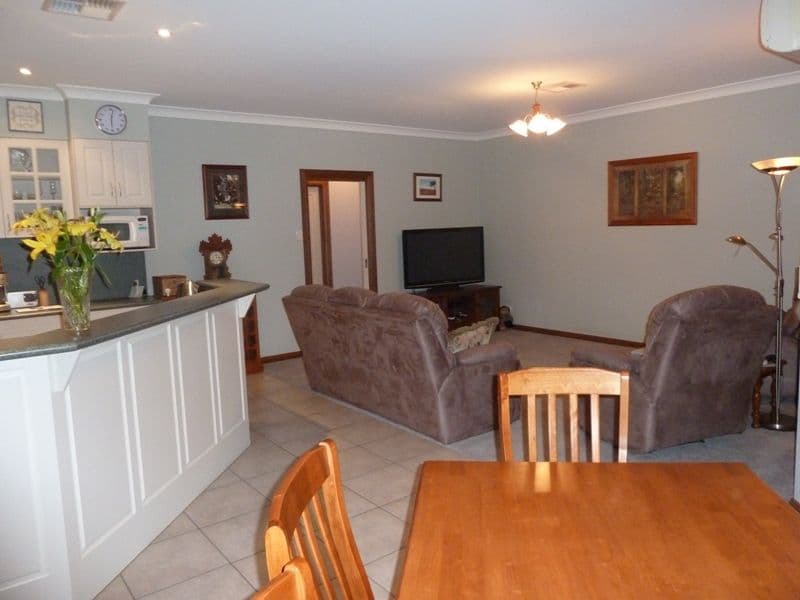 11 Oakridge Crescent, MOUNT GAMBIER SA 5290, Mount Gambier - Thumbnail 8