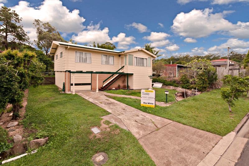 11 Narrawong Street, ROCHEDALE SOUTH QLD 4123, Rochedale South - Thumbnail 2