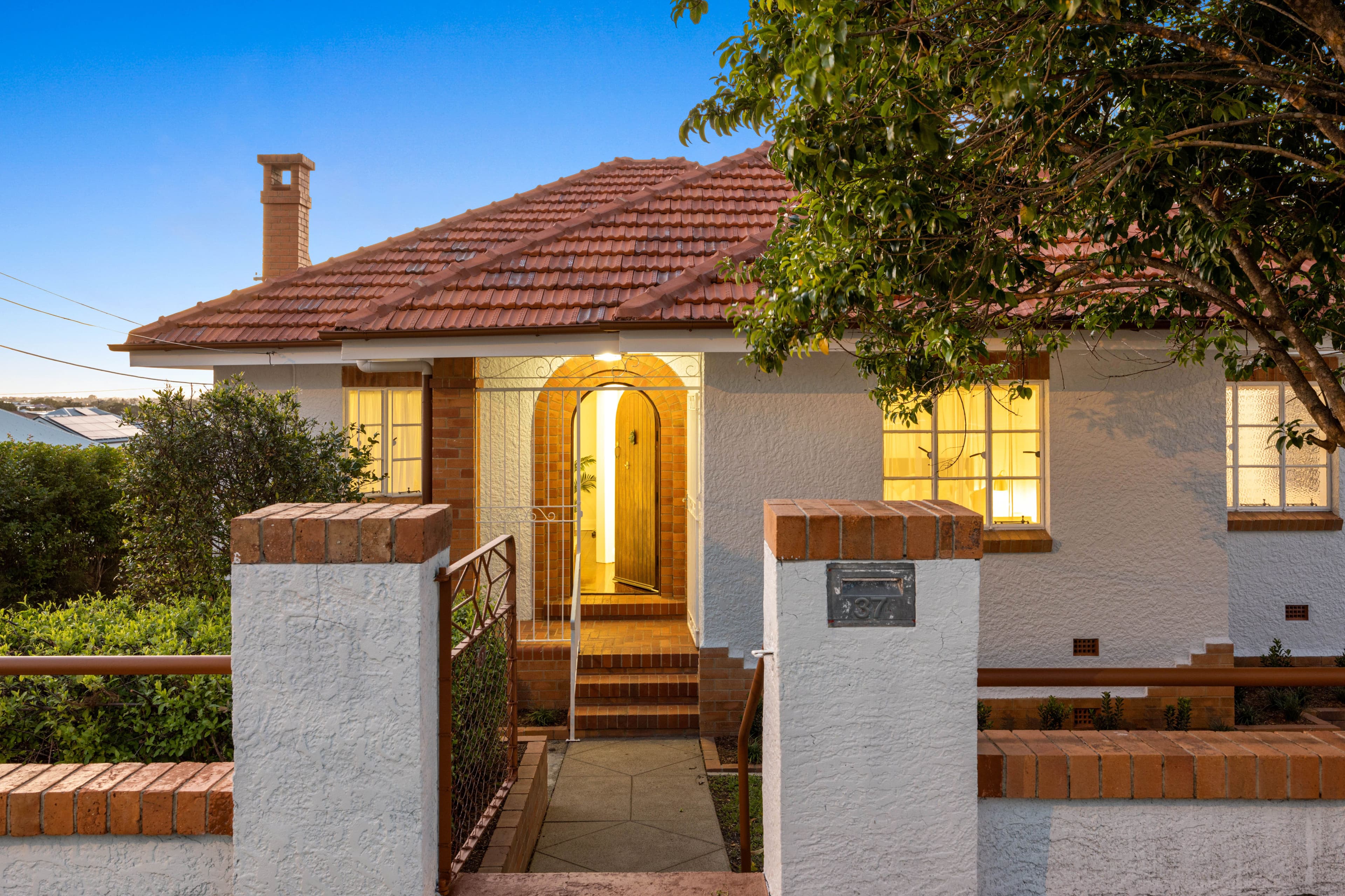 37 Boundary Road, Camp Hill QLD 4152, Camp Hill - Thumbnail 2