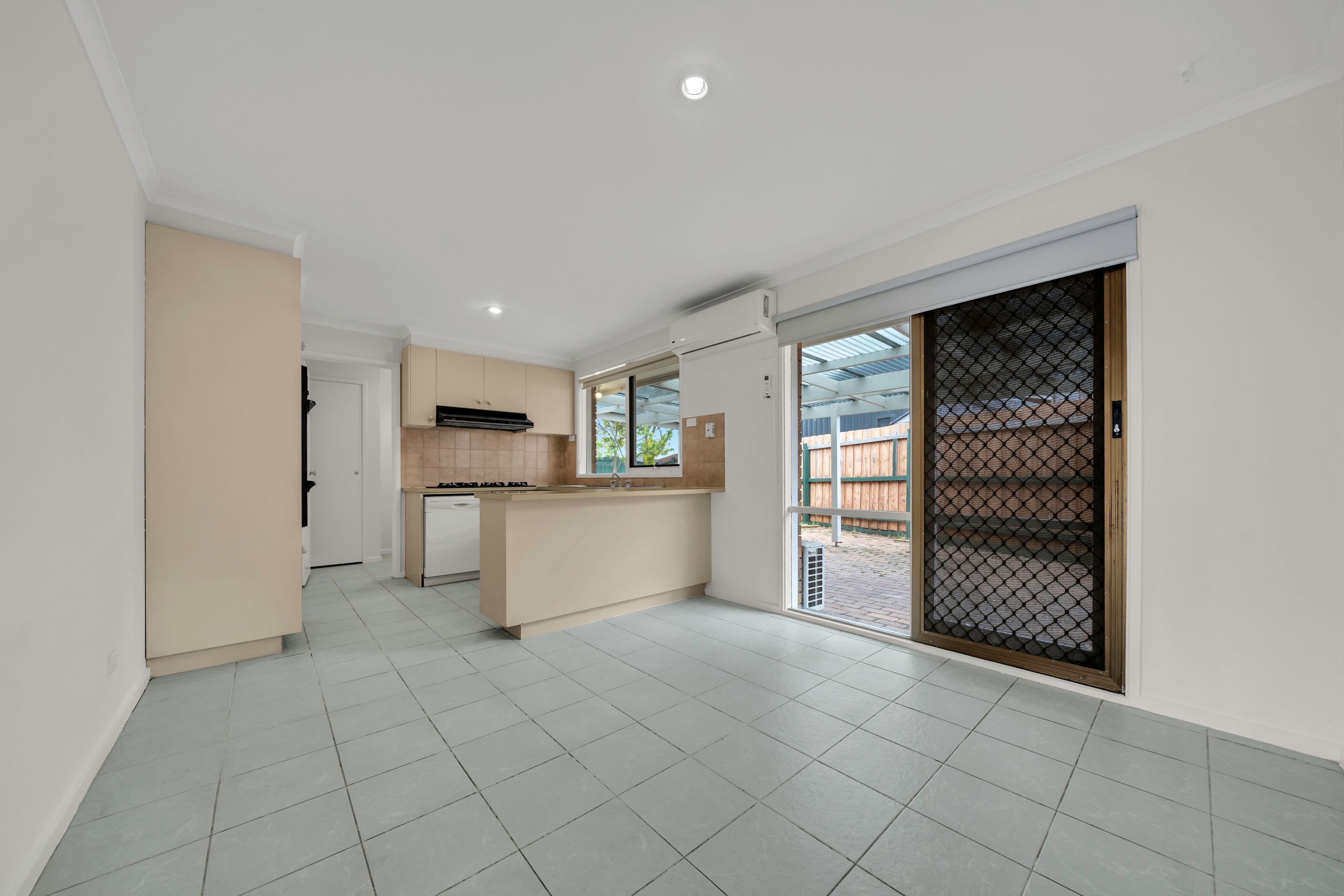 7 Hindmarsh Court, Cranbourne North VIC 3977, Cranbourne North - Thumbnail 4