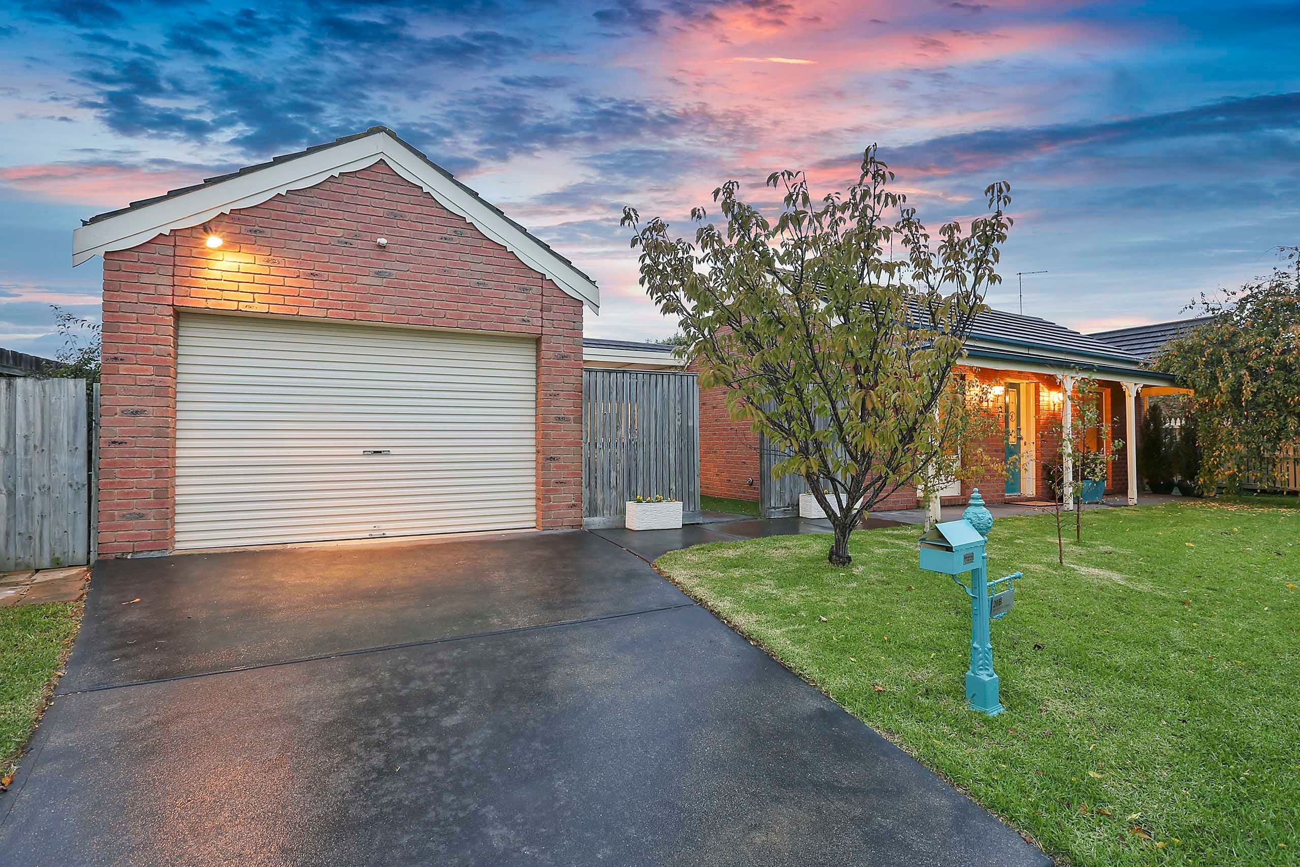 20 Broughton Drive, Highton VIC 3216, Highton - Thumbnail 2