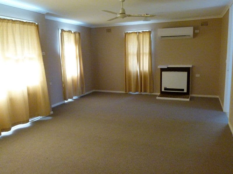 34 Cedar Cresent, FORBES NSW 2871, Forbes - Thumbnail 4