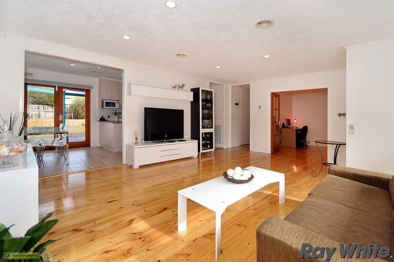 21 Maclaurin Crescent, CHIFLEY ACT 2606, Chifley - Thumbnail 3