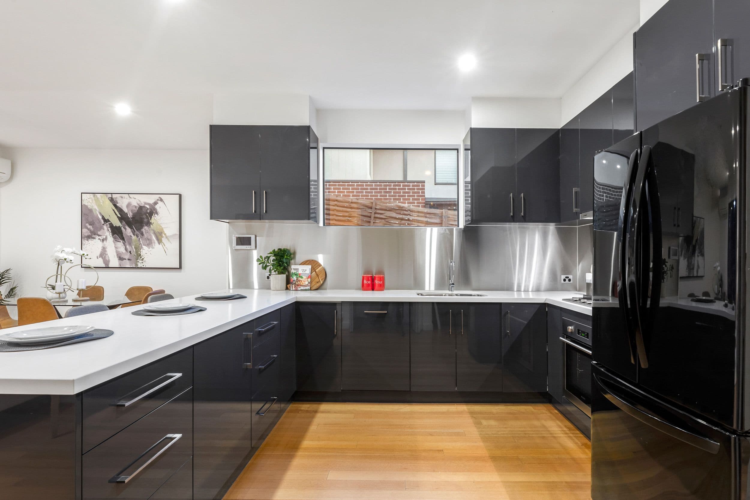 20 South Parade, Blackburn VIC 3130, Blackburn - Thumbnail 2