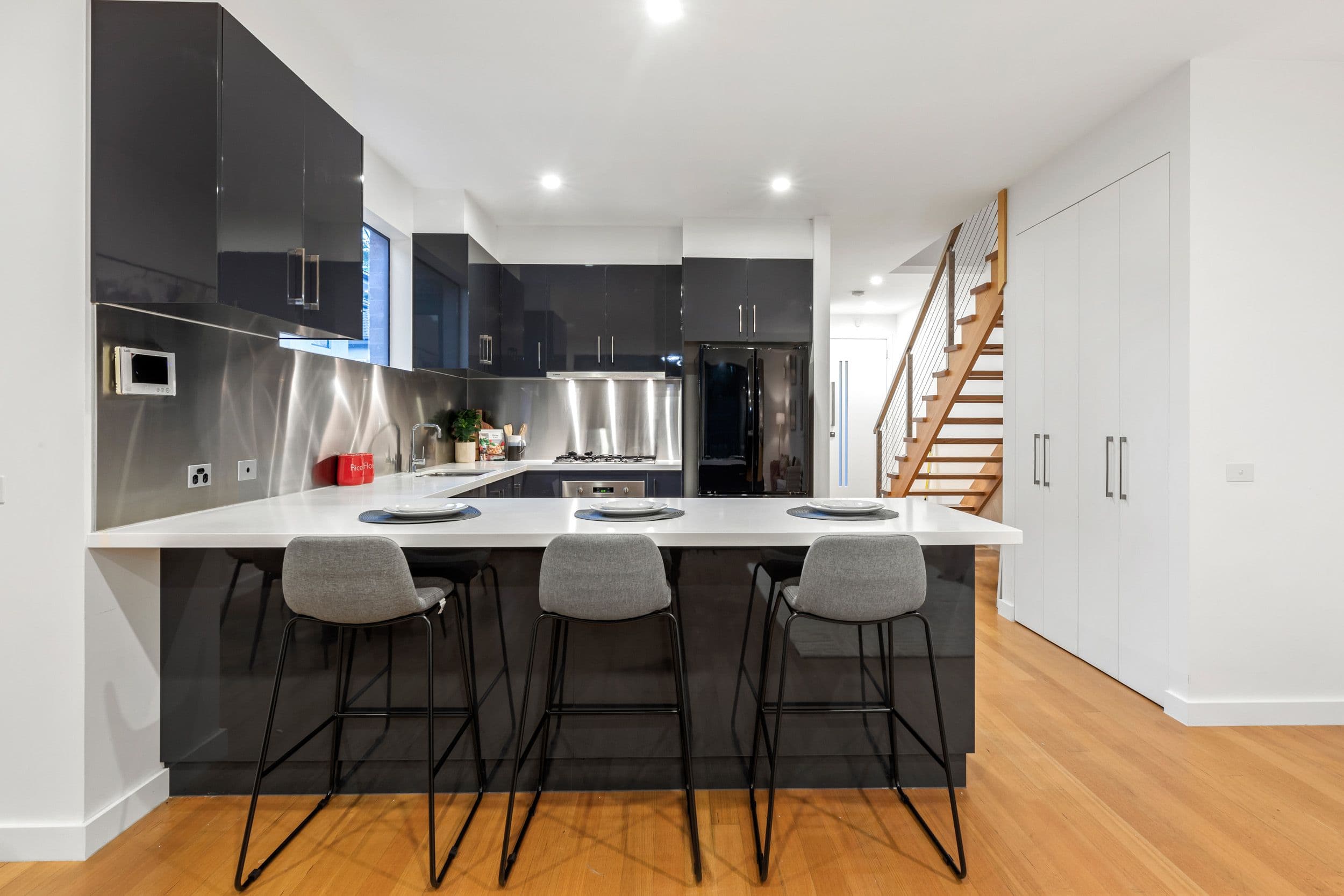20 South Parade, Blackburn VIC 3130, Blackburn - Thumbnail 3