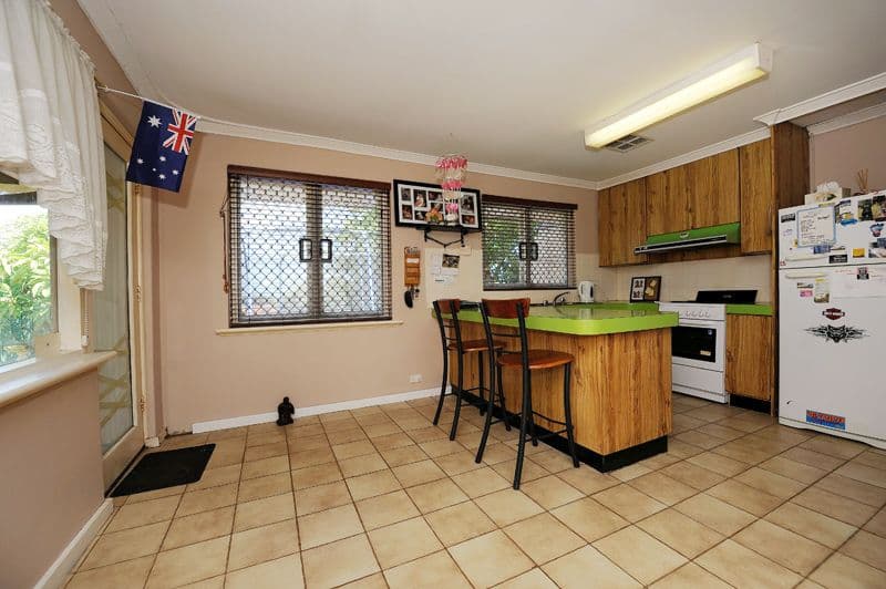 21 Tredale Road, MOUNT RICHON WA 6112, Mount Richon - Thumbnail 2