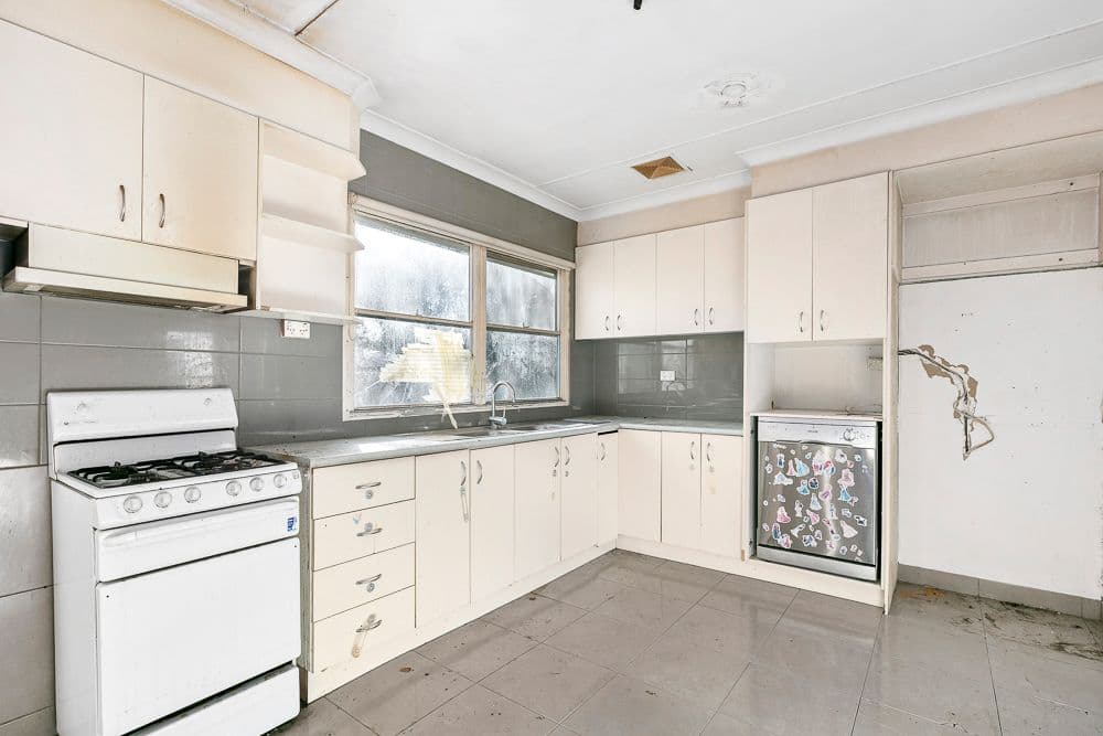 4 Lismore Street, Dallas VIC 3047, Dallas - Thumbnail 2