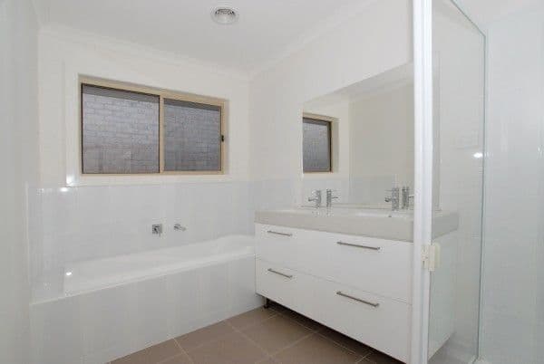 11 Mina Court, CARRUM DOWNS VIC 3201, Carrum Downs - Thumbnail 4