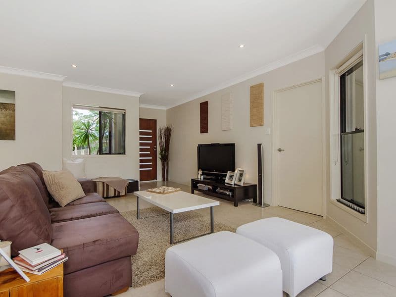 19 Willow Tree Drive, REEDY CREEK QLD 4227, Reedy Creek - Thumbnail 2
