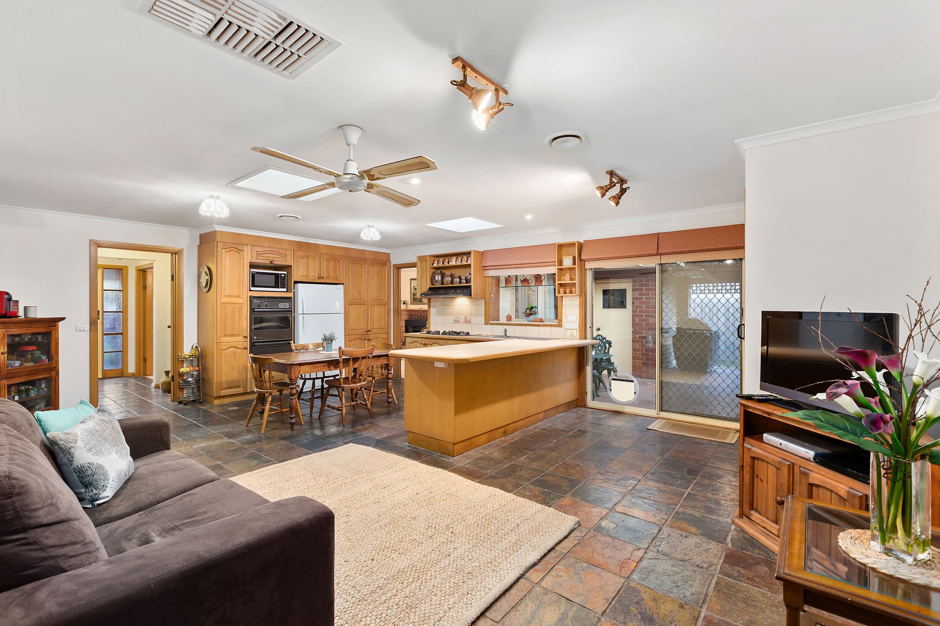 4 Rebecca Close, Chelsea Heights VIC 3196, Chelsea Heights - Thumbnail 2