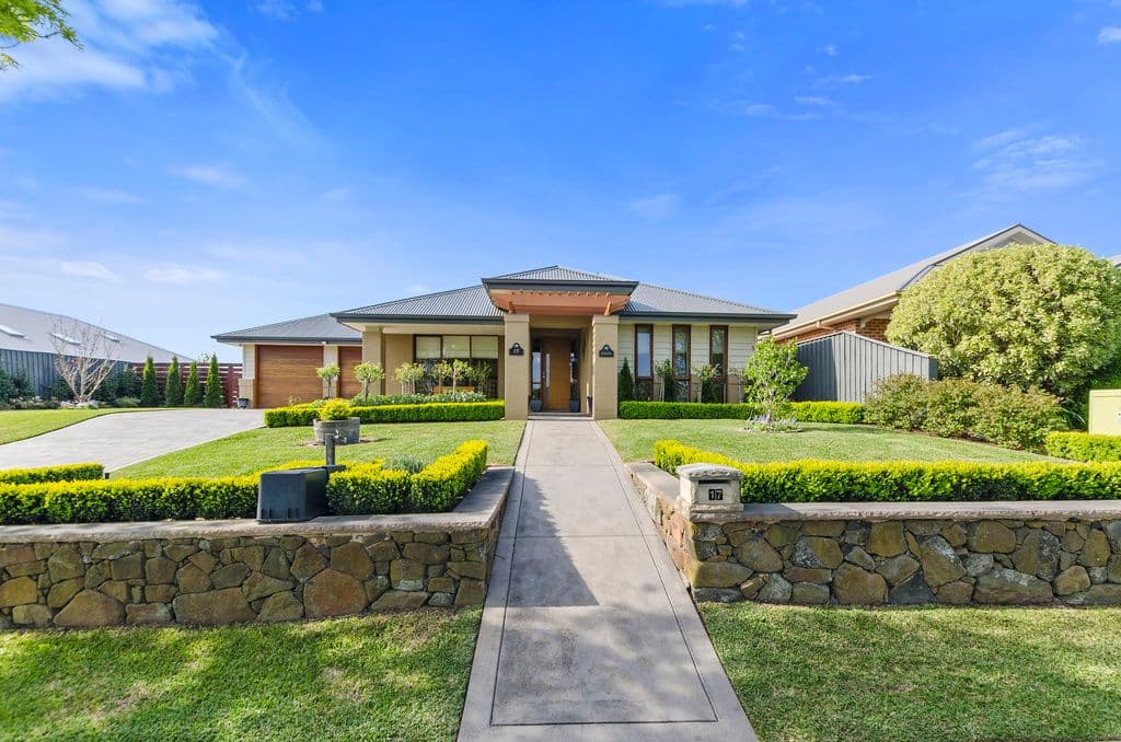 17 Kingsbury Circuit, Bowral - Image 1