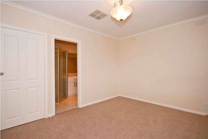 5 Buggy Ride Lane, CHIRNSIDE PARK VIC 3116, Chirnside Park - Thumbnail 5