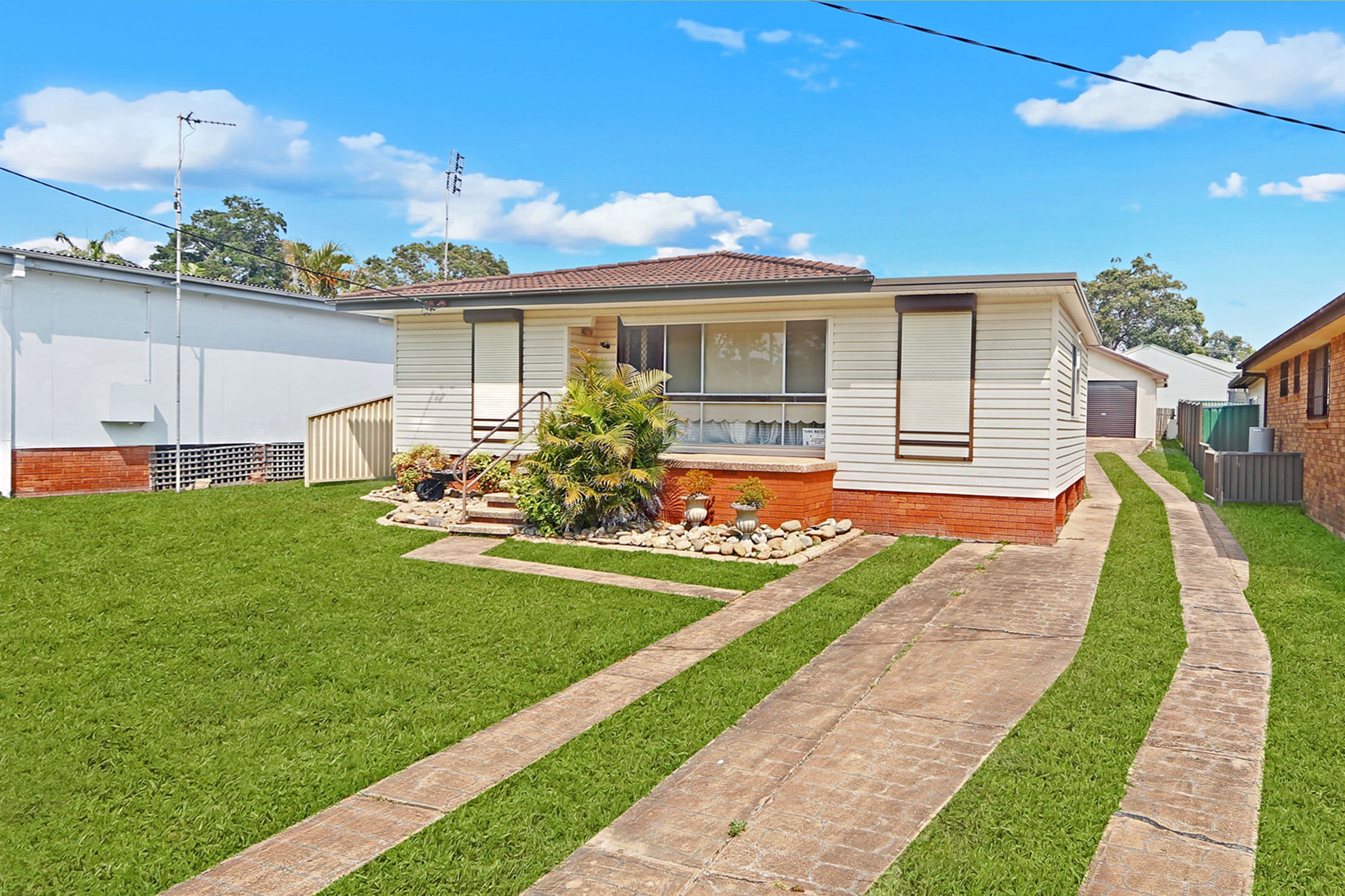 38 Kobada Avenue, Buff Point - Image 1