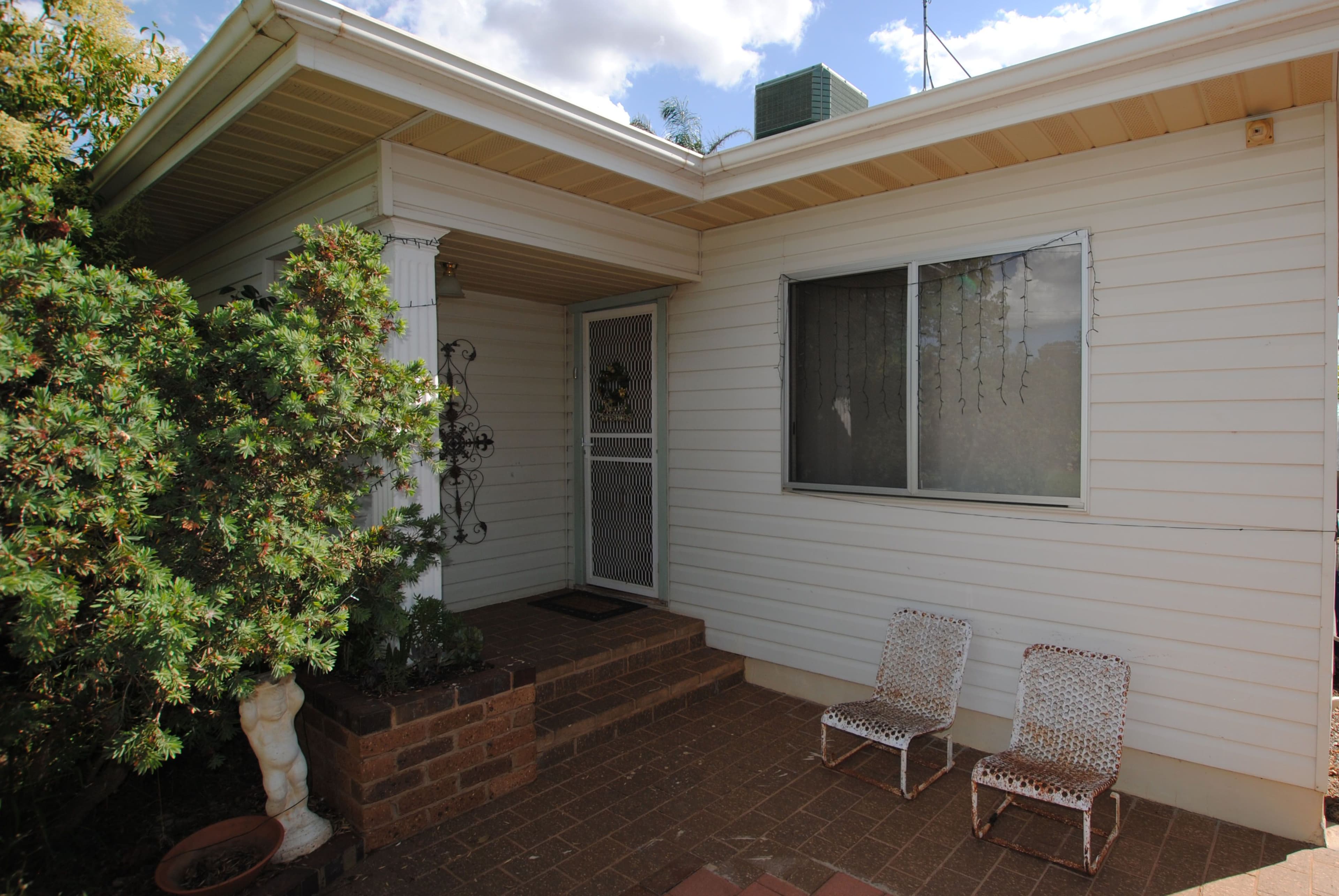 110 Wyangan Avenue, Griffith - Thumbnail 2