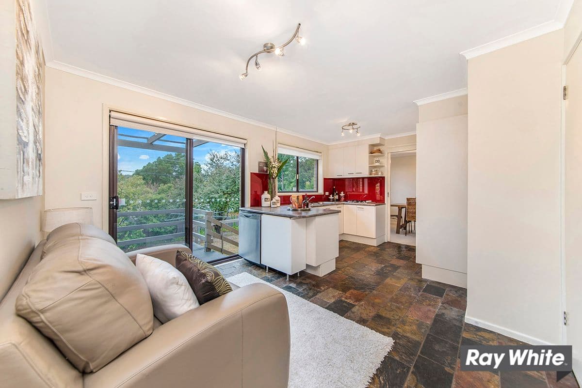 18 Carr Crescent, Wanniassa ACT 2903, Wanniassa - Thumbnail 4
