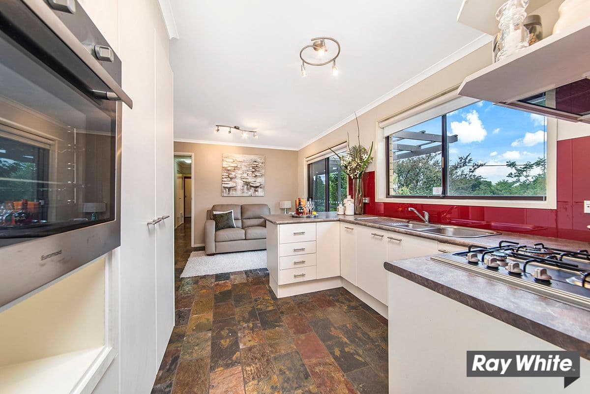 18 Carr Crescent, Wanniassa ACT 2903, Wanniassa - Thumbnail 5
