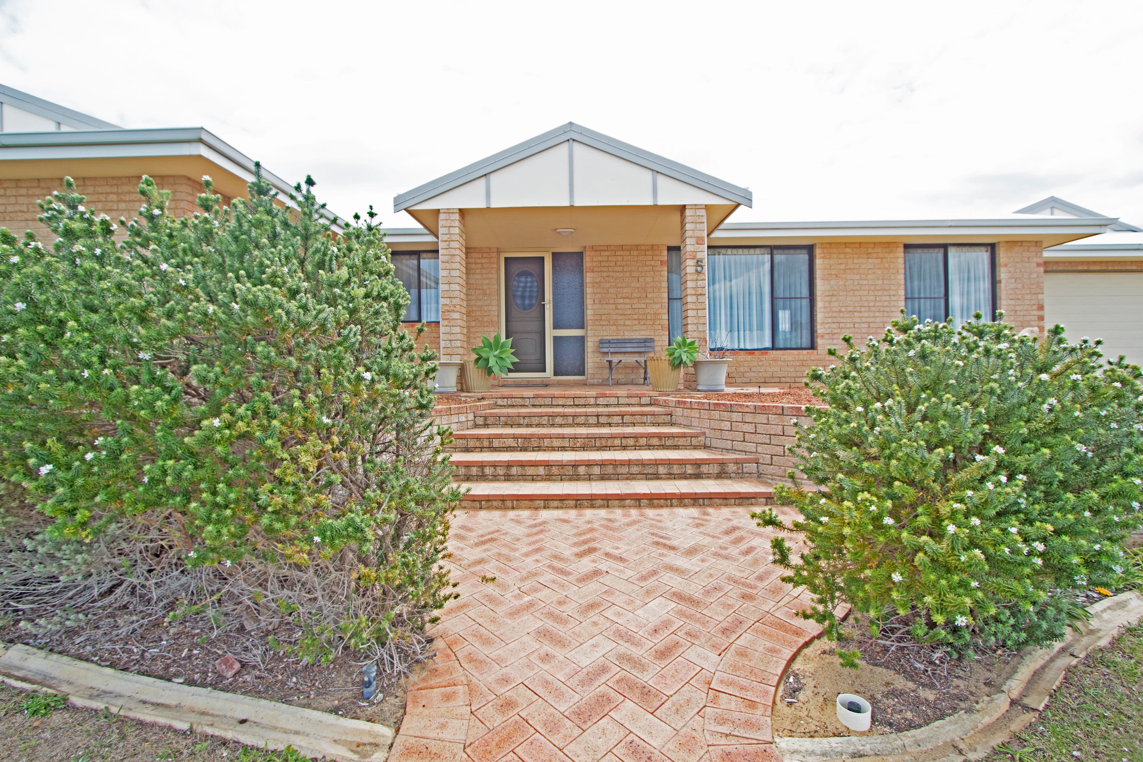 5 Curlew Place, Jurien Bay WA 6516, Jurien Bay - Thumbnail 2