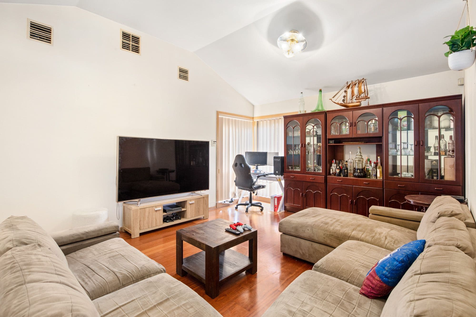96 Purchas Street, Werribee VIC 3030, Werribee - Thumbnail 3