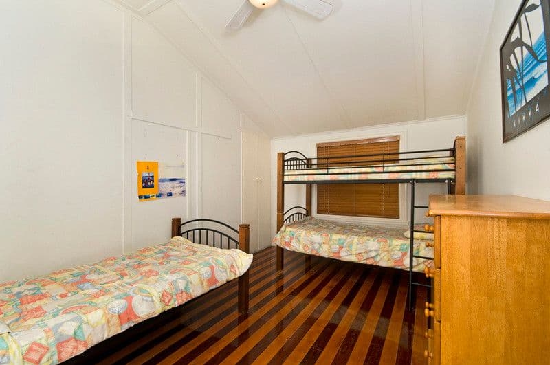 17 Brakes Crescent, MIAMI QLD 4220, Miami - Thumbnail 8