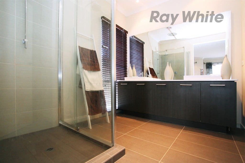 34 Berington Drive, WILLIAMS LANDING VIC 3027, Williams Landing - Thumbnail 4