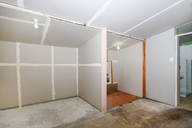 42 Chatsbury Street, Goulburn - Thumbnail 5