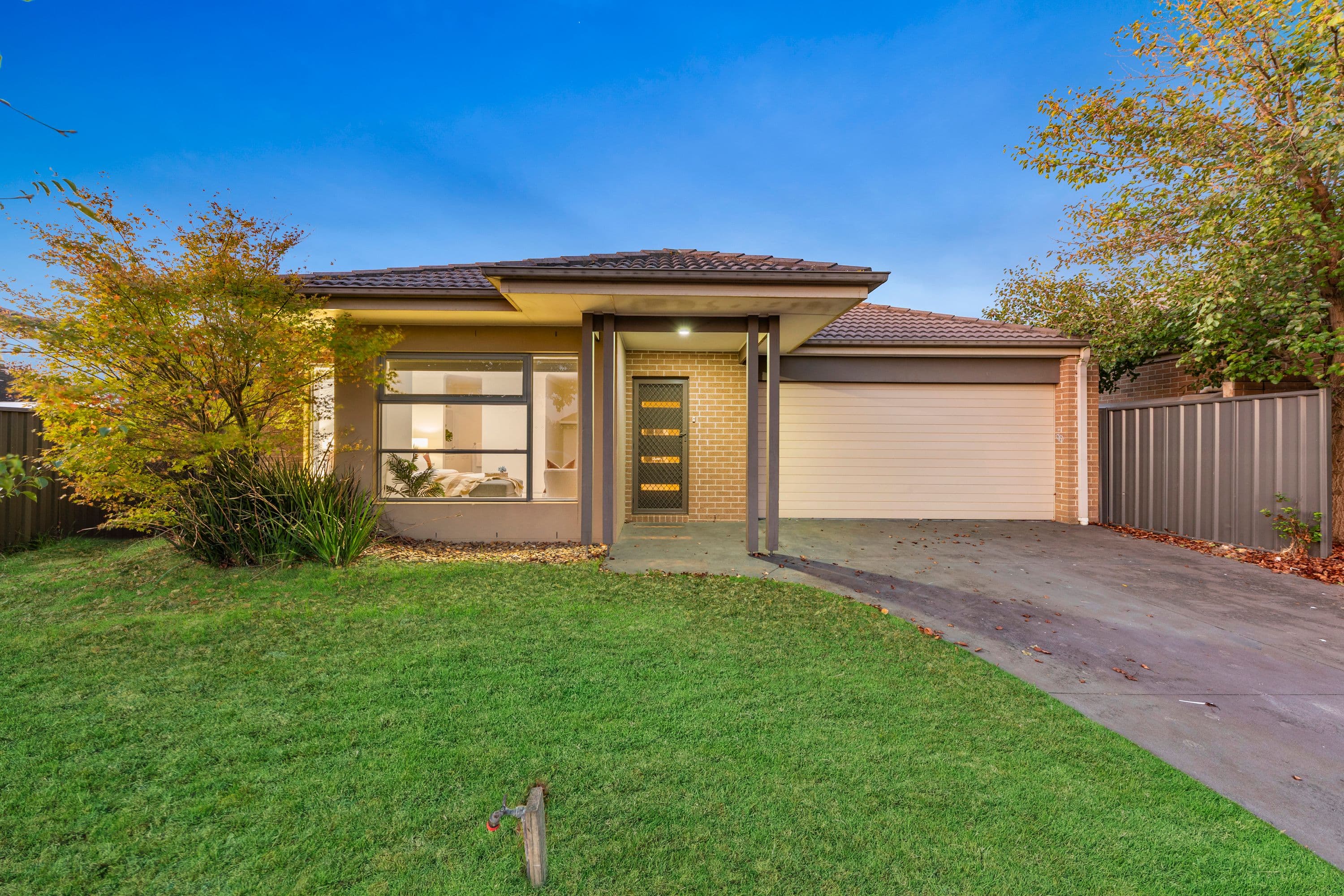 16 Camdolle Close, Pakenham VIC 3810, Pakenham - Image 1