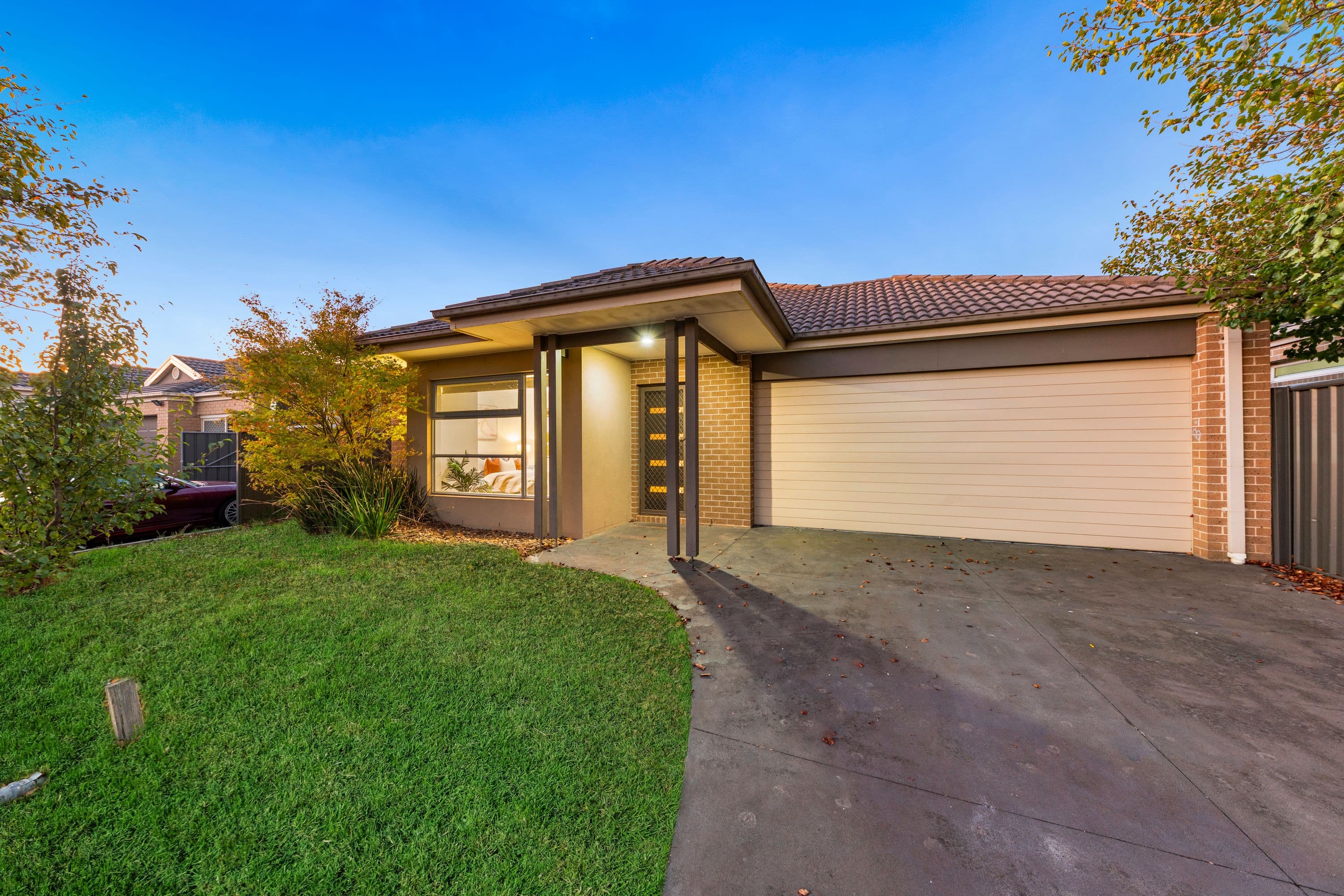 16 Camdolle Close, Pakenham VIC 3810, Pakenham - Thumbnail 2
