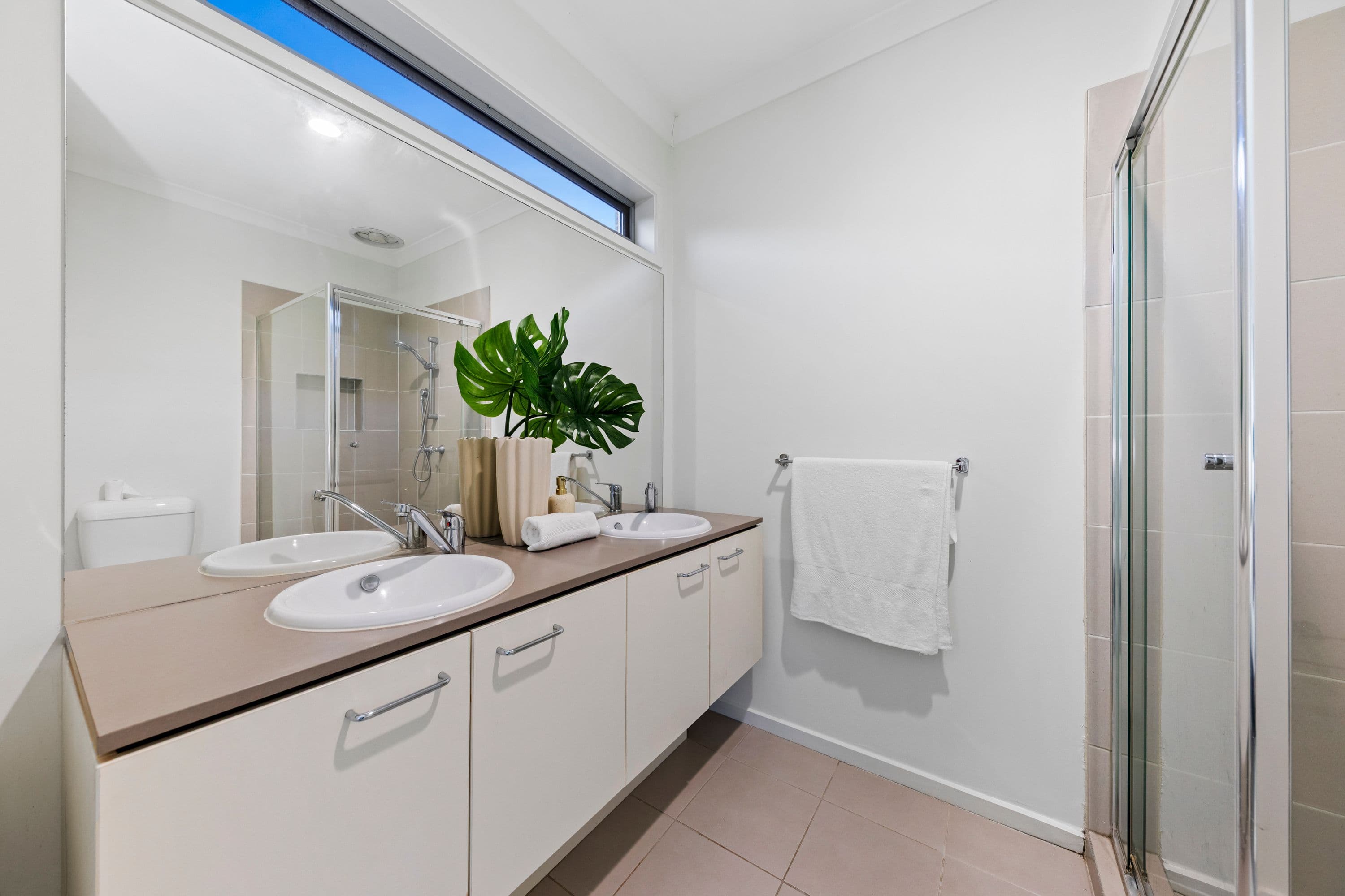 16 Camdolle Close, Pakenham VIC 3810, Pakenham - Thumbnail 5