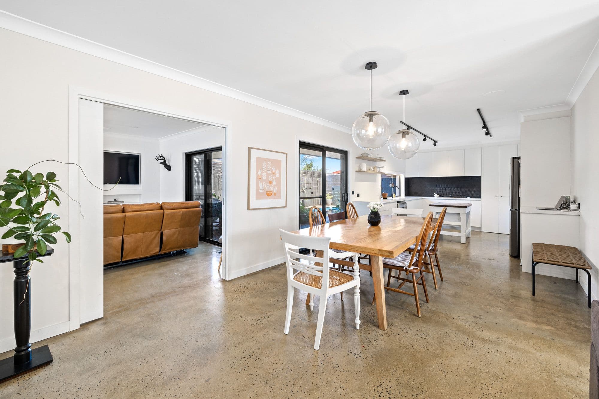 2 Norwich Street, Werribee VIC 3030, Werribee - Thumbnail 3