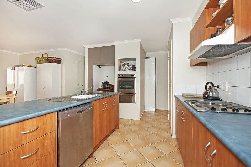 13 Coventry Circuit, SEAFORD RISE SA 5169, Seaford Rise - Thumbnail 2