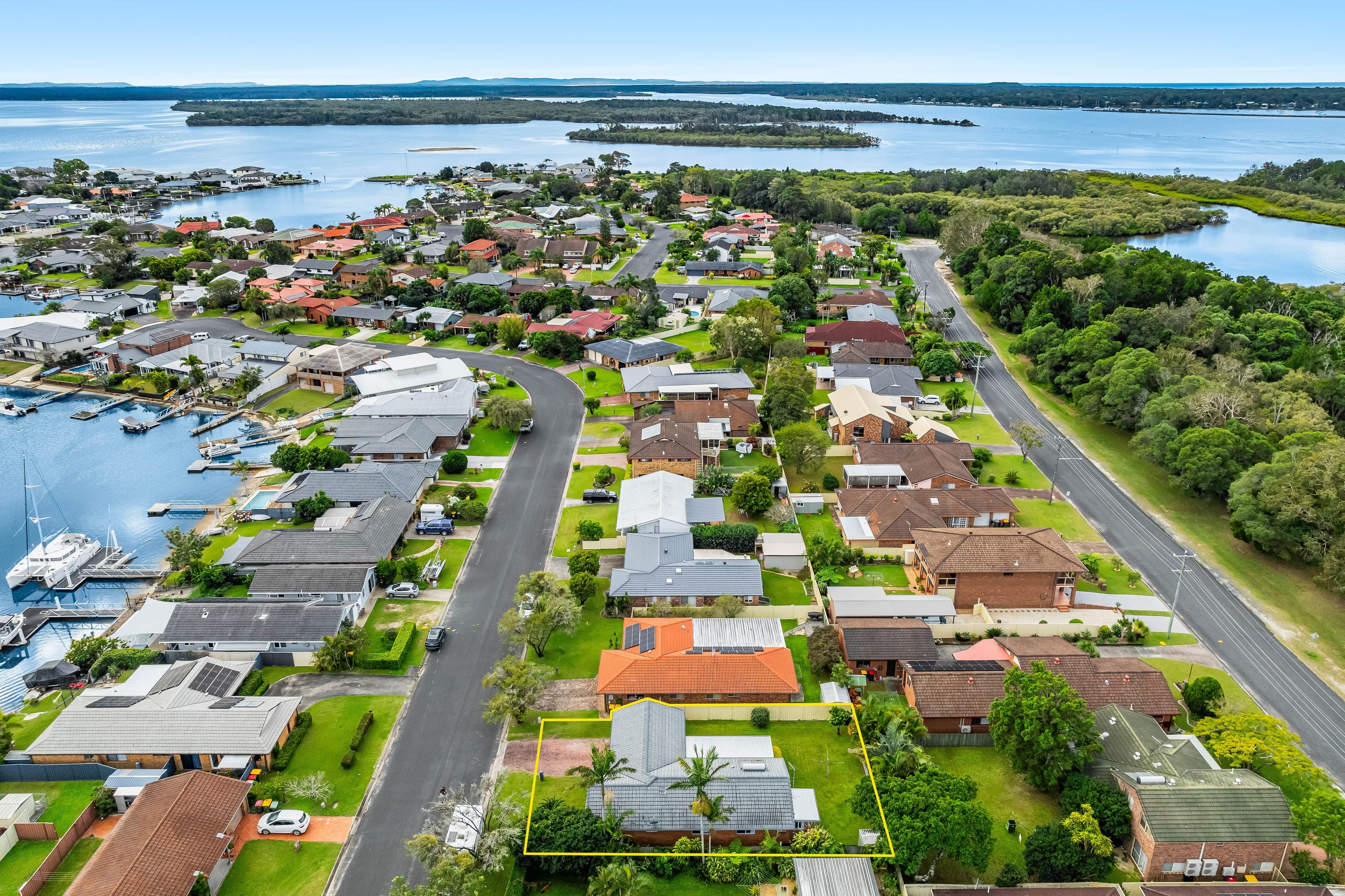 4 Binnacle Court, Yamba NSW 2464, Yamba - Thumbnail 2