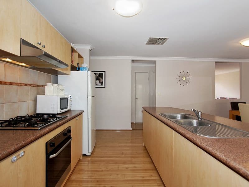 16 Barkley Loop, CANNING VALE WA 6155, Canning Vale - Thumbnail 3