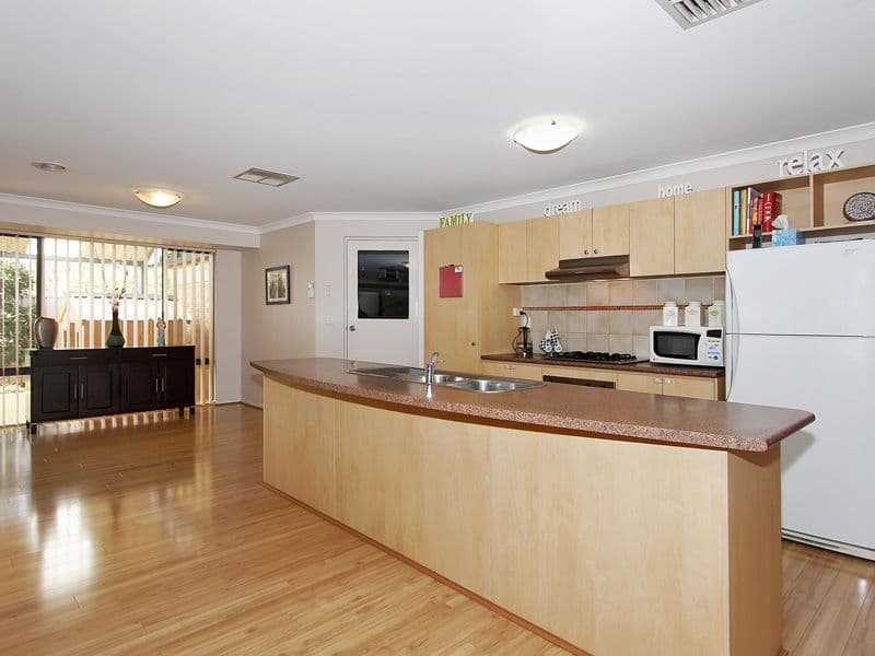 16 Barkley Loop, CANNING VALE WA 6155, Canning Vale - Thumbnail 4