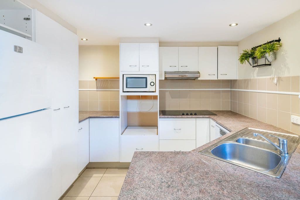 50 Pohlman Street, Southport QLD 4215, Southport - Thumbnail 5