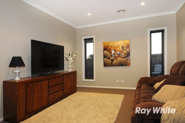 53 George Frederick Road, CRANBOURNE WEST VIC 3977, Cranbourne West - Thumbnail 8