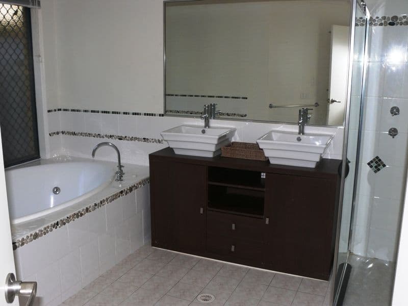 14 Broxbourne Place, OXENFORD QLD 4210, Oxenford - Thumbnail 6