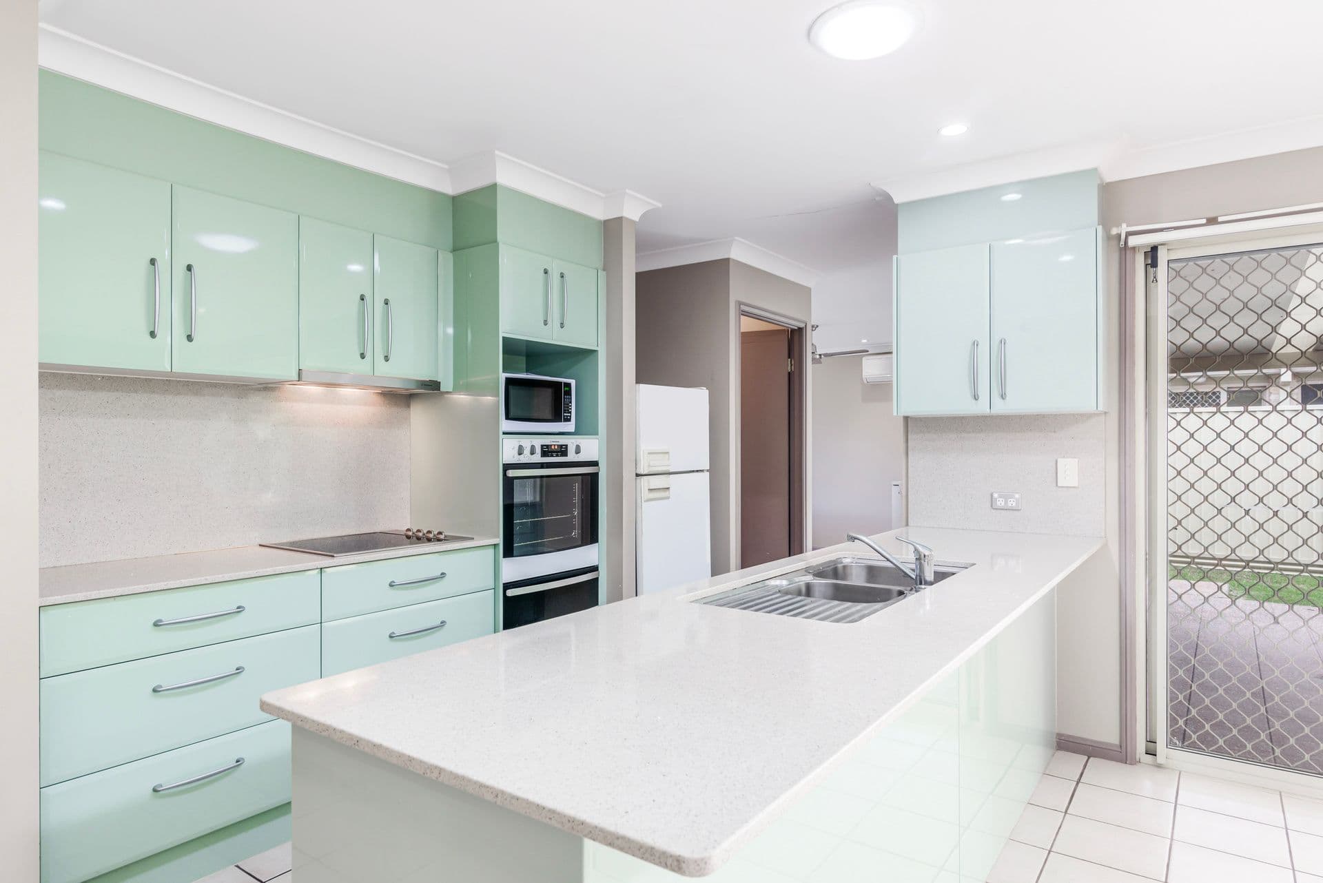 30 Chippendale Crescent, Currumbin Waters QLD 4223, Currumbin Waters - Thumbnail 4