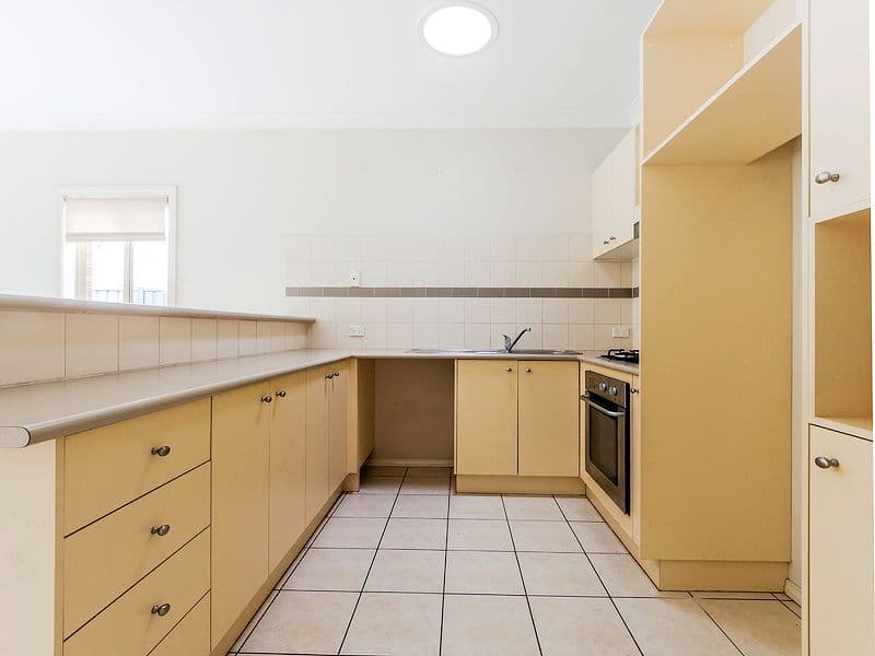 22 Cassan Way, Caroline Springs VIC 3023, Caroline Springs - Thumbnail 3