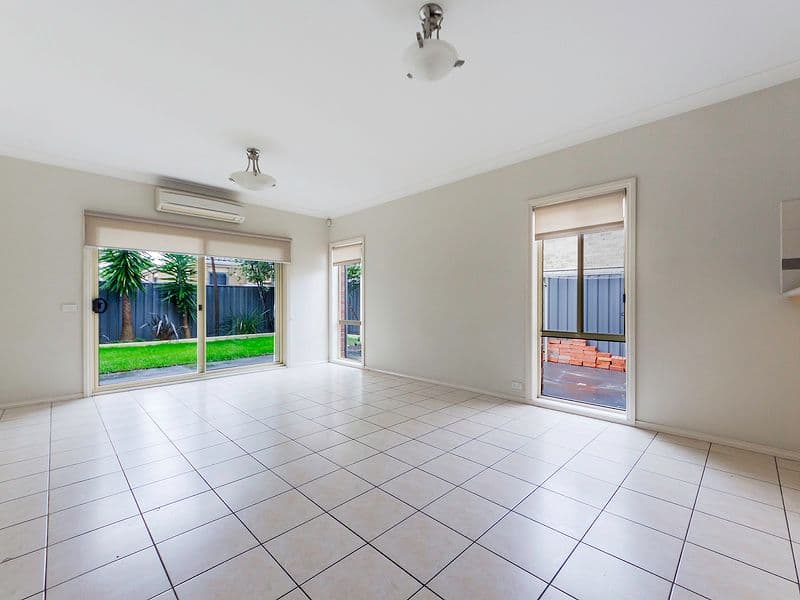 22 Cassan Way, Caroline Springs VIC 3023, Caroline Springs - Thumbnail 5