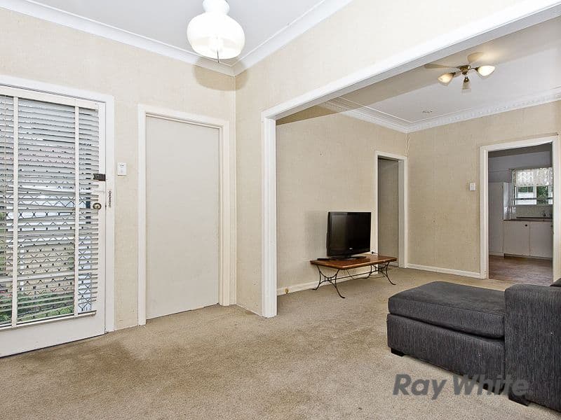 15 Sheehy Street, STAFFORD QLD 4053, Stafford - Thumbnail 2