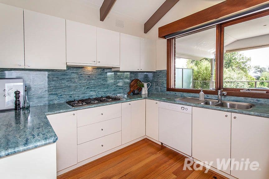 4 Kimberley Court, Mount Waverley VIC 3149, Mount Waverley - Thumbnail 3