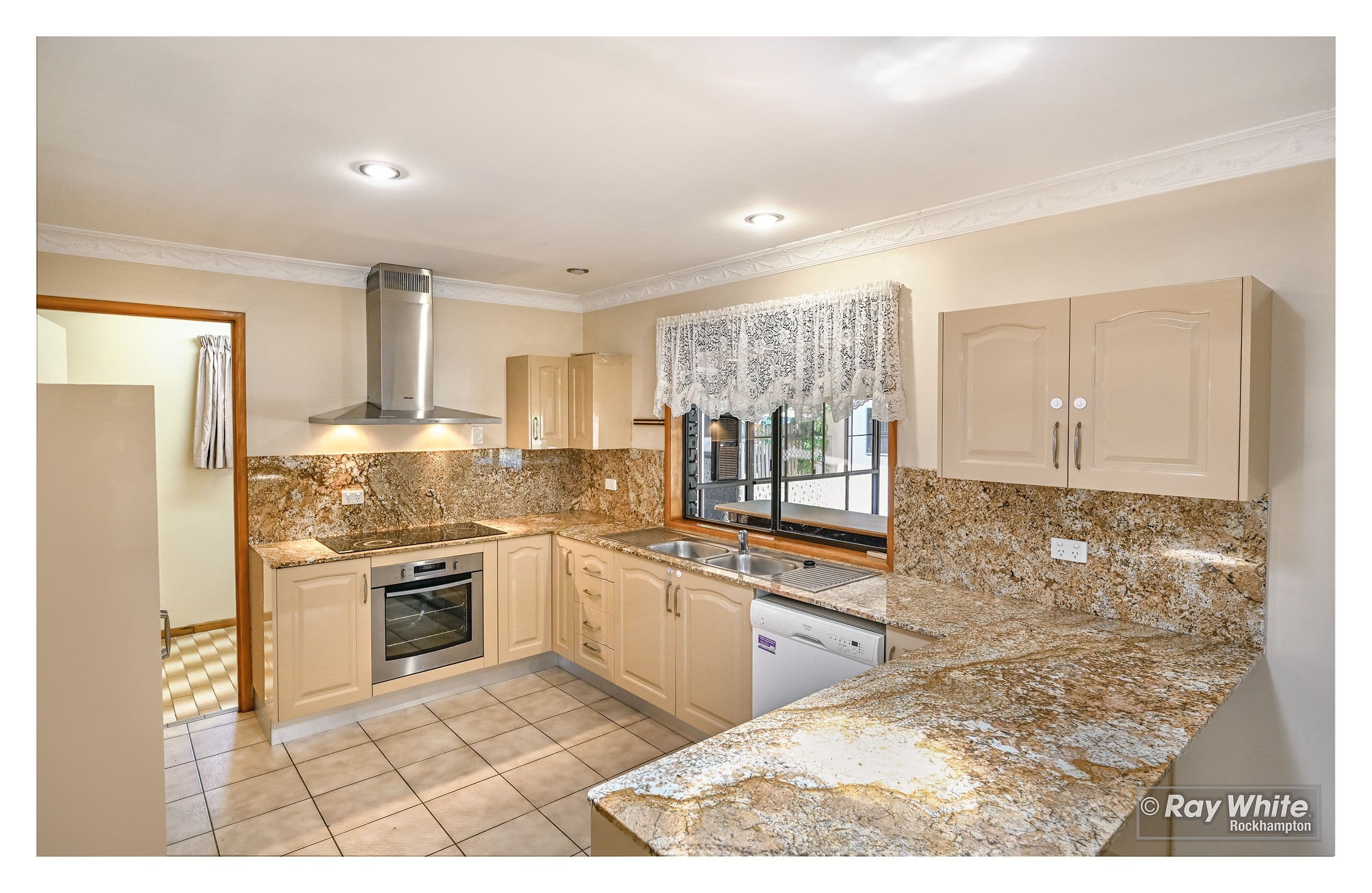 17 Hollingsworth Street, Kawana QLD 4701, Kawana - Thumbnail 4