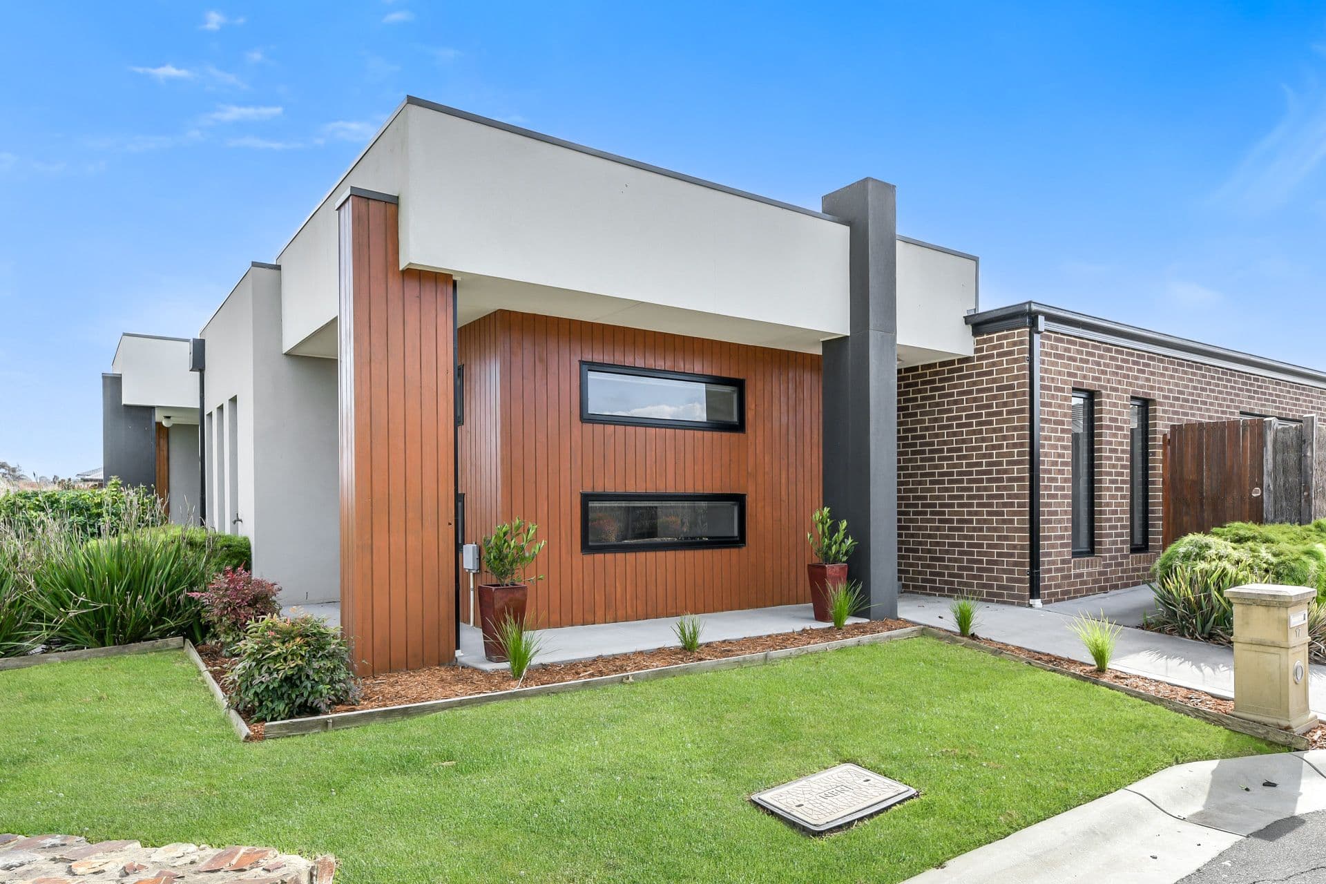 17 Cotswold Crescent, Officer VIC 3809, Officer - Image 1