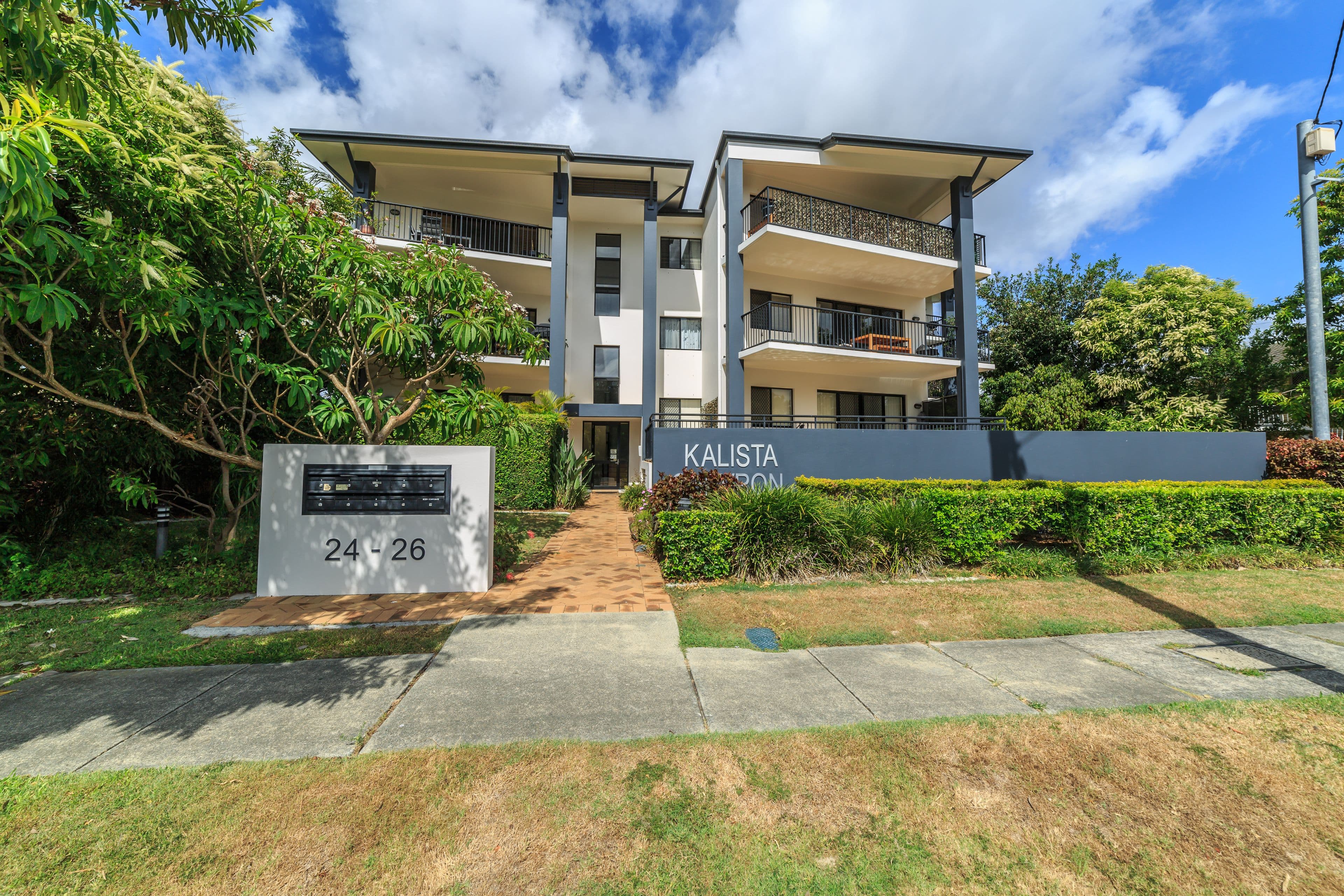 24-26 Parneno Street, CHEVRON ISLAND QLD 4217, Chevron Island - Image 1