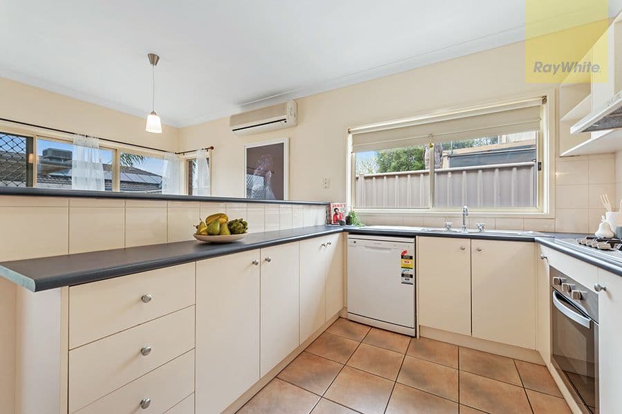 27 Willmott Drive, Craigieburn VIC 3064, Craigieburn - Thumbnail 2