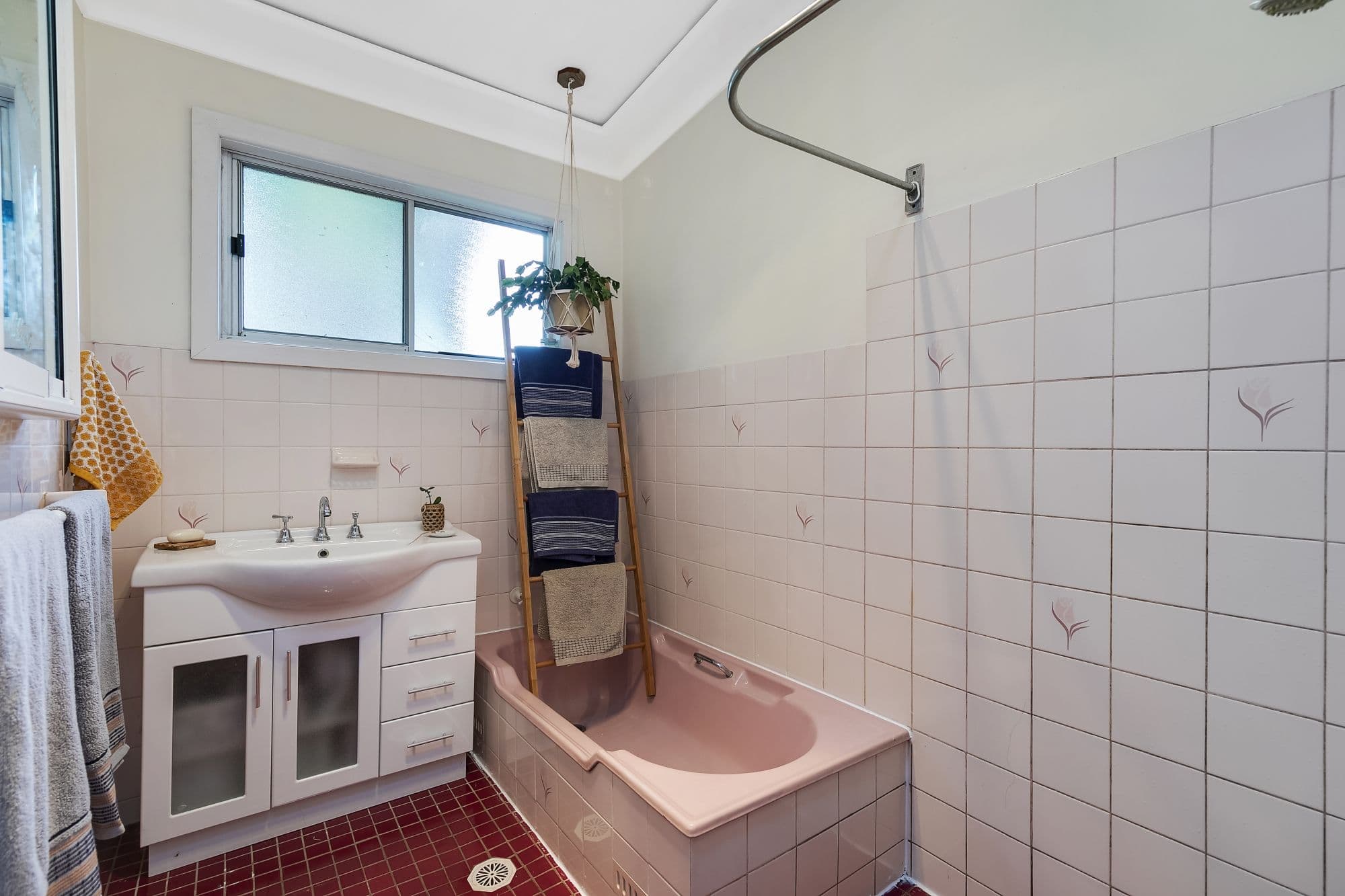7 Jubilee Parade, Berkeley Vale - Thumbnail 4