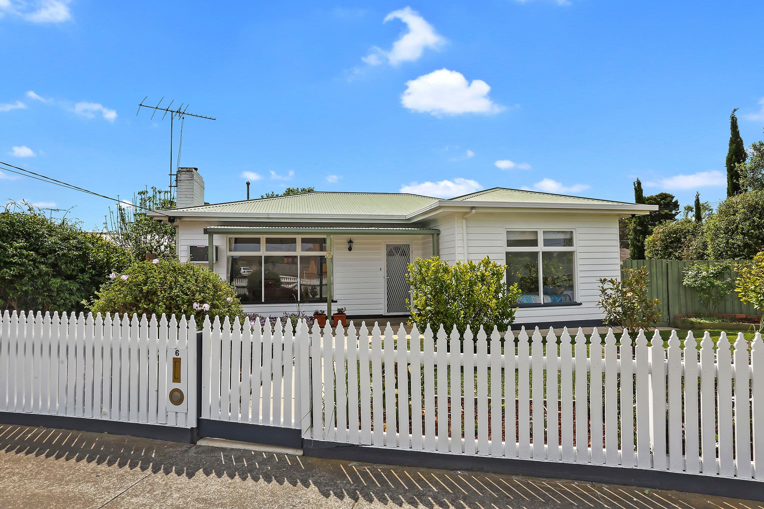 6 Macarthur Avenue, Hamlyn Heights VIC 3215, Hamlyn Heights - Image 1