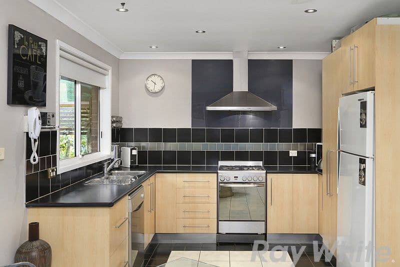 16 Myall Close, Blue Haven - Thumbnail 4