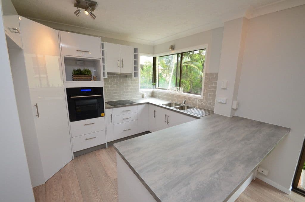 16 Brighton Street, Biggera Waters QLD 4216, Biggera Waters - Thumbnail 2